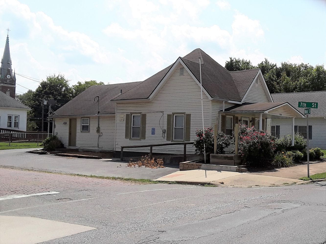703 Walnut St, Murphysboro, IL 62966